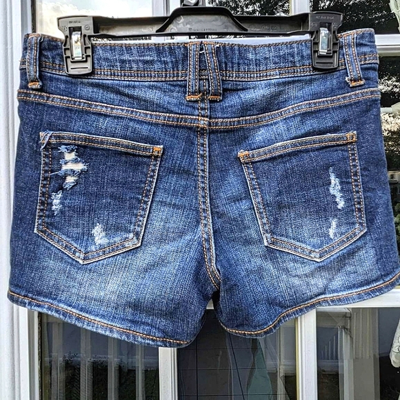 Forever XXI Distressed Denim Blue Jean Shorts Size 26/2 - Picture 2 of 8